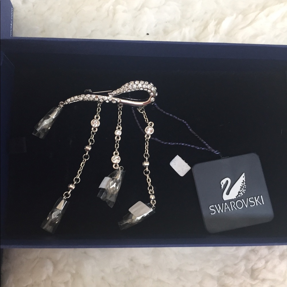 Skarovski crystal brooch
